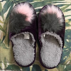 Cuddl Duds Purple and Gray Fuzzy Slippers